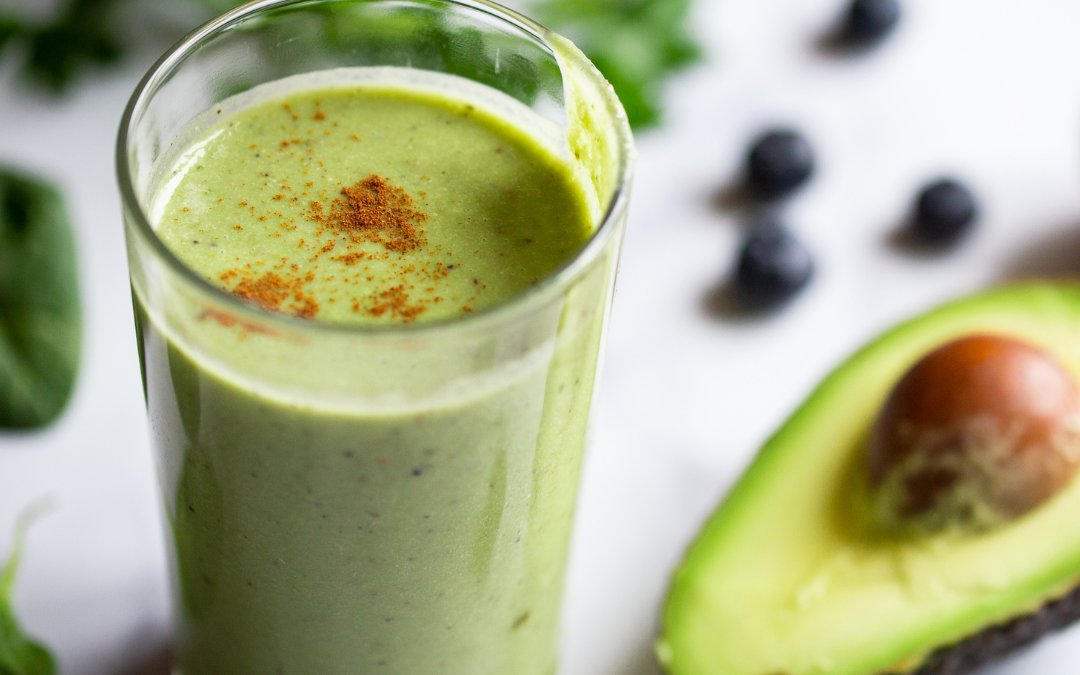 Spinat-Avocado-Smoothie: Grüner Energieboost