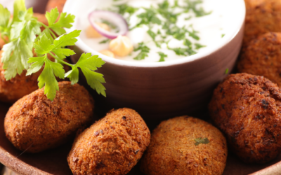 Gesunde Falafel mit Joghurt-Dip
