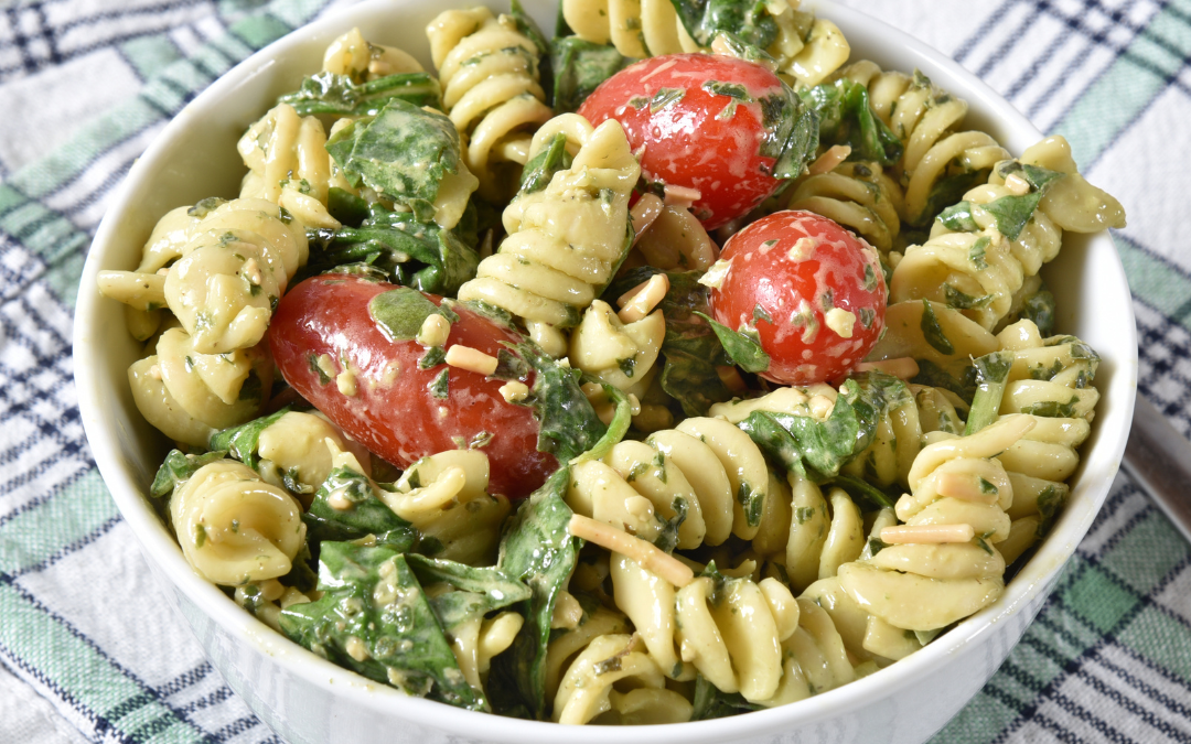 Schnelle One-Pot-Pasta mit Tomaten und Spinat