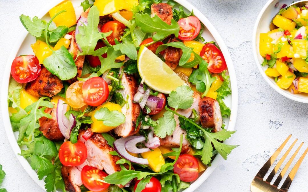 Mango-Hähnchen-Salat mit Limettendressing