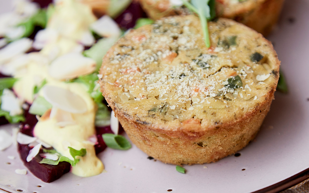 Herzhafte Kichererbsen-Muffins mit Gemüse