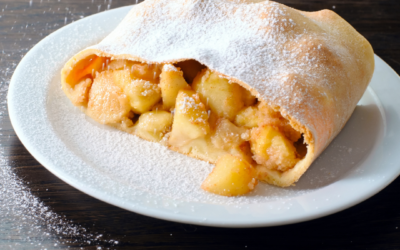 Kalorienarmer Apfelstrudel mit Dinkelteig
