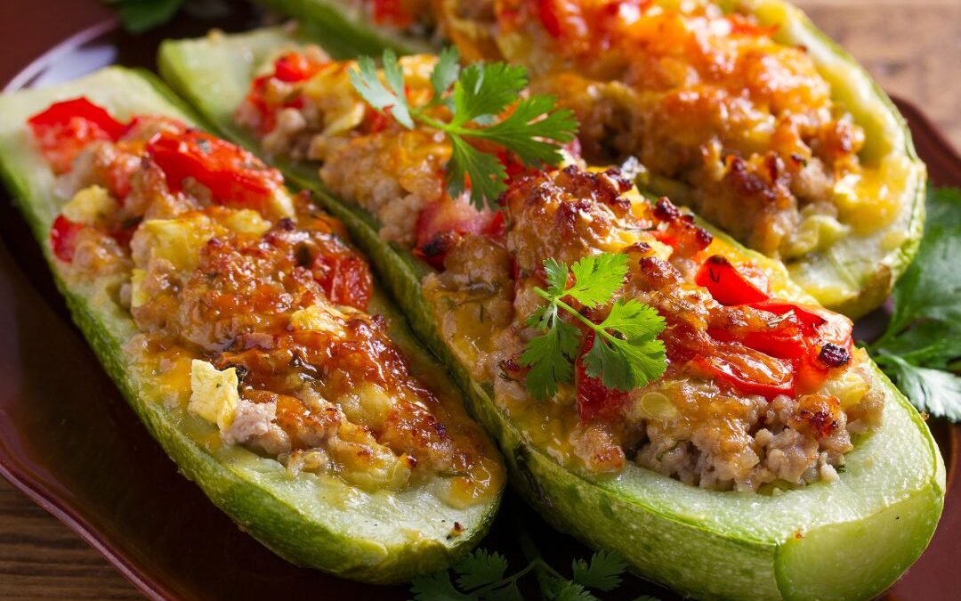 Kohlenhydratarme Griechische Gefüllte Zucchini
