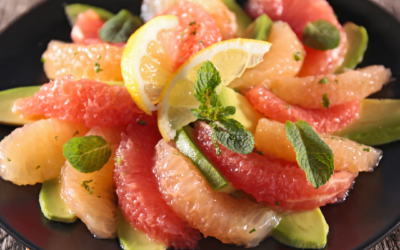 Grapefruit-Avocado-Salat mit Honig-Senf-Dressing