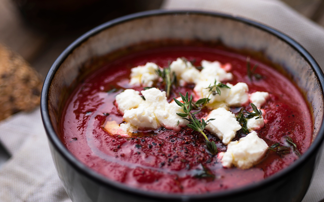 Geröstete Rote-Bete-Suppe mit Ziegenkäse