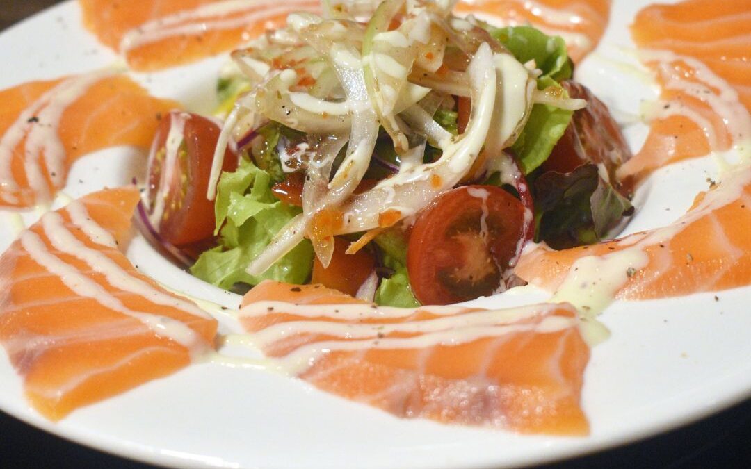 Japanischer Sashimi-Salat