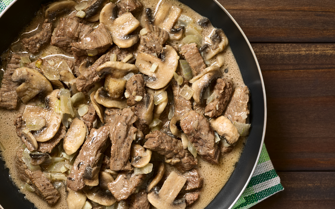 Rindfleisch-Stroganoff mit Pilzen