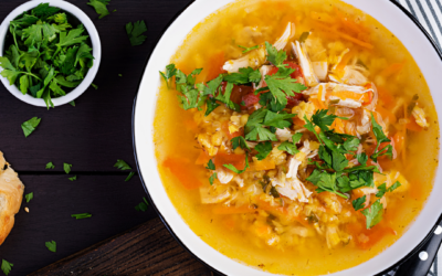 Herzhafte Hähnchen-Linsen-Suppe mit Curry und Kokosmilch