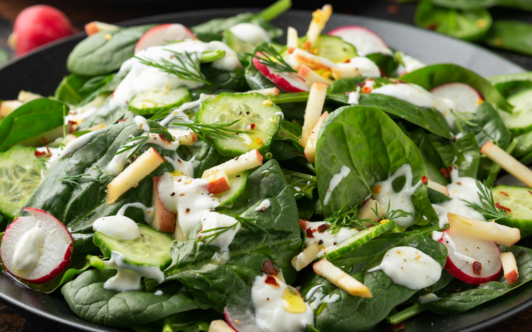 Frischekick Gurken-Radieschen-Salat mit Dill und Joghurt-Dressing