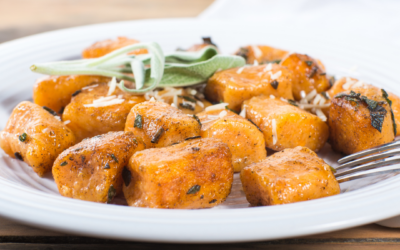 Kalorienarme Süßkartoffel-Gnocchi mit Salbeibutter