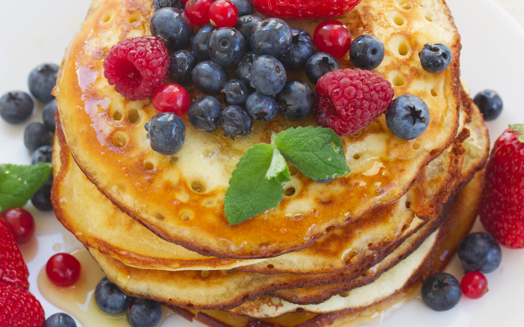 Low-Carb Eiweiß-Pfannkuchen mit Beeren